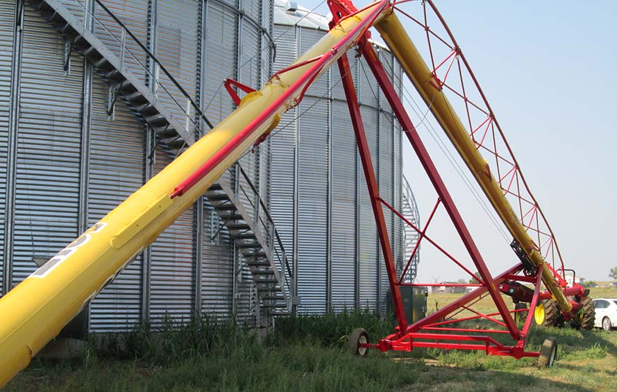 2025 Westfield MKX2 13-114 Auger - Image 2