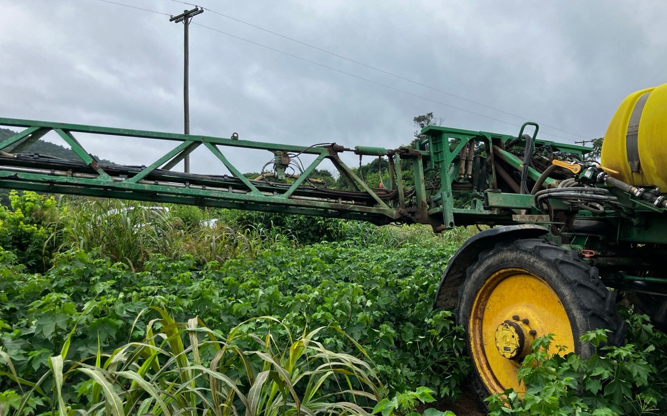 2017 John Deere 4023R Sprayer - Image 3