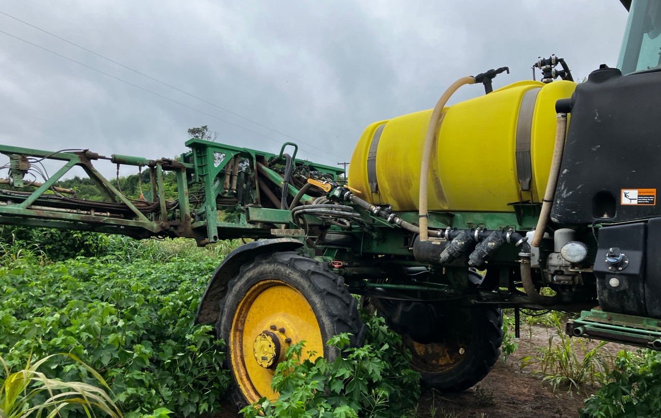 2017 John Deere 4023R Sprayer - Image 4