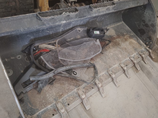 2025 Caterpillar 275XE Skid Steer - Image 8
