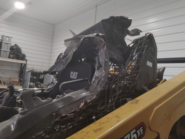 2025 Caterpillar 275XE Skid Steer - Image 13