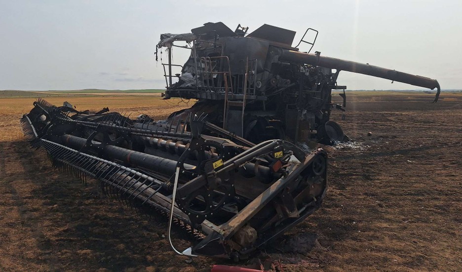 2011 CASE IH 9120 Combine & Header