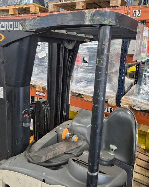 2017 Crown RR5715-35 Forklift - Image 3