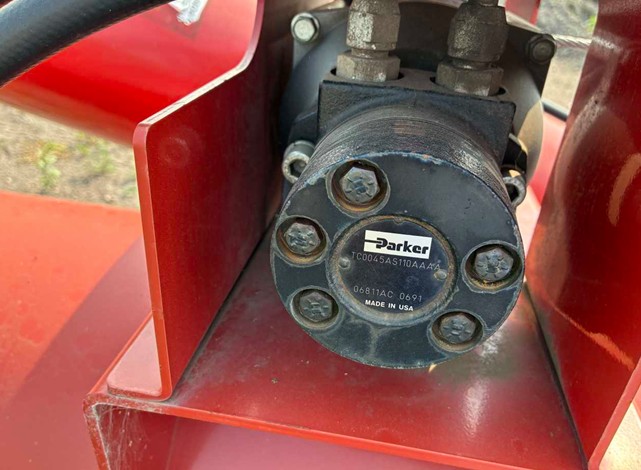 2011 Farm King 16104 Grain Auger - Image 9