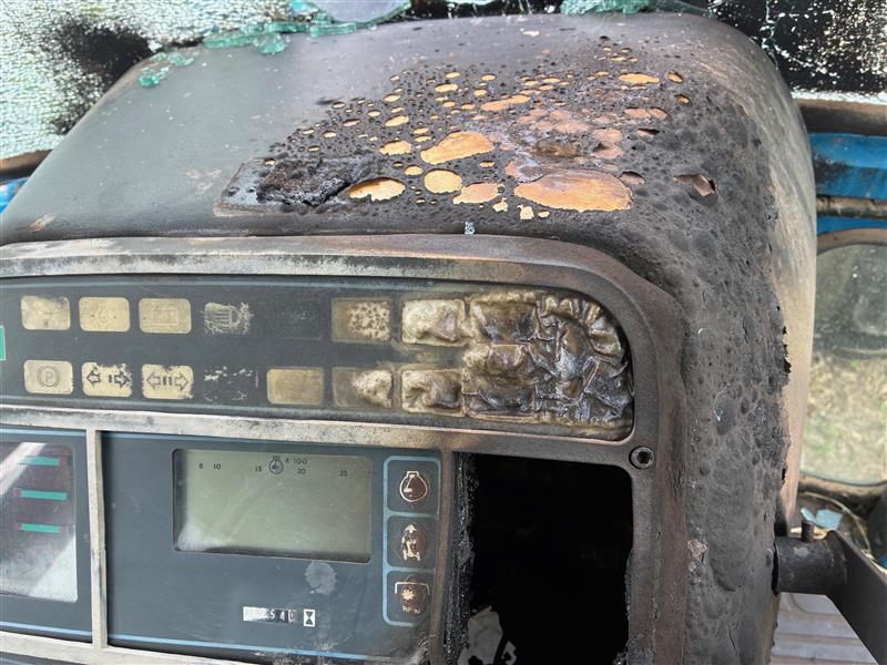 1990 Ford 8830 Tractor - Image 5
