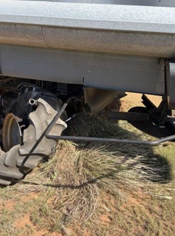 1995 Gleaner R62 Combine - Image 5