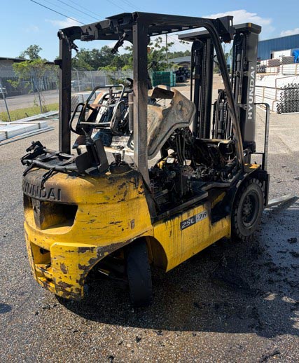 2014 Hyundai 25L-7A Forklift - Image 2
