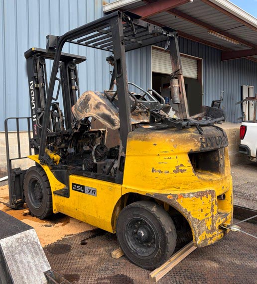 2014 Hyundai 25L-7A Forklift - Image 3