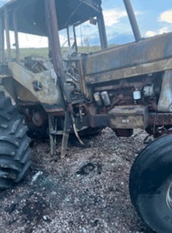 International 1486 Tractor - Image 2
