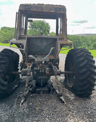 International 1486 Tractor - Image 3
