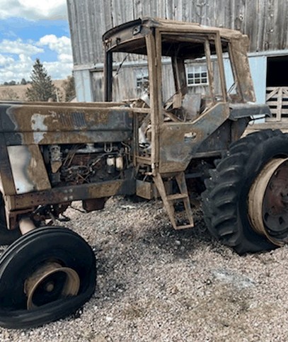 International 1486 Tractor - Image 4