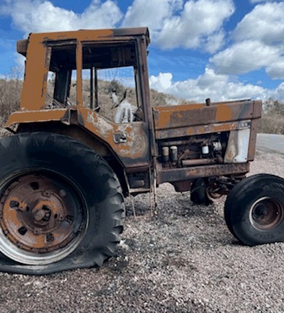 International 1486 Tractor - Image 5