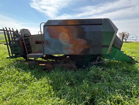 1999 John Deere 100T Big Square Baler - Image 6
