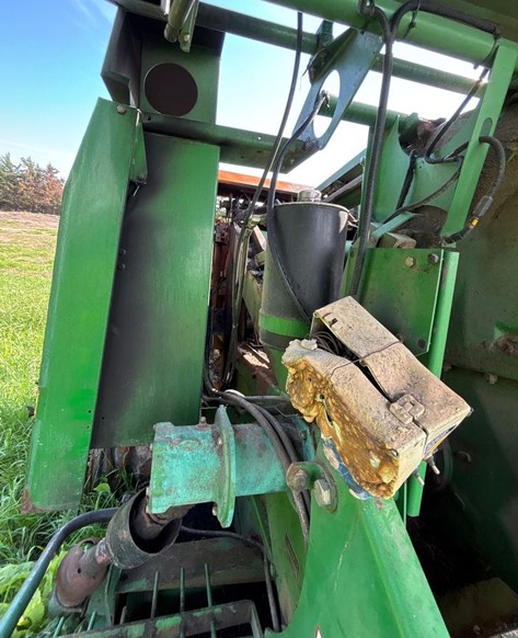 1999 John Deere 100T Big Square Baler - Image 9