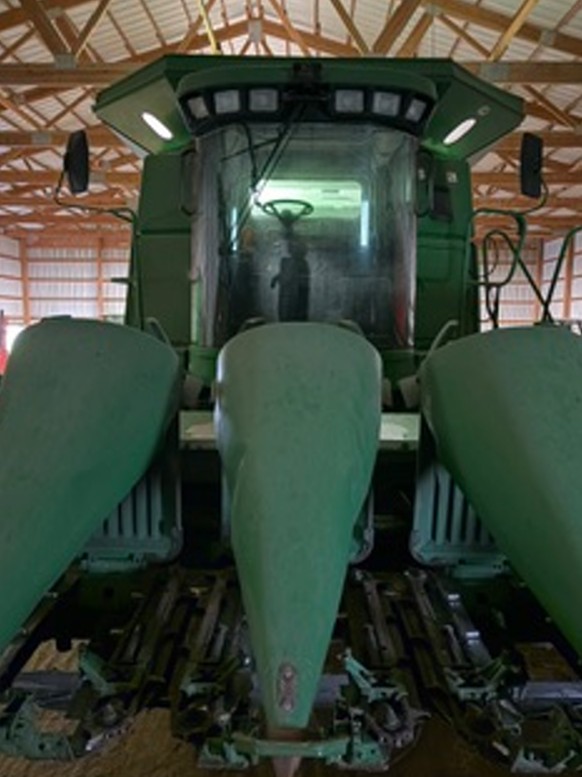 1999 John Deere 9650 STS Combine - Image 2
