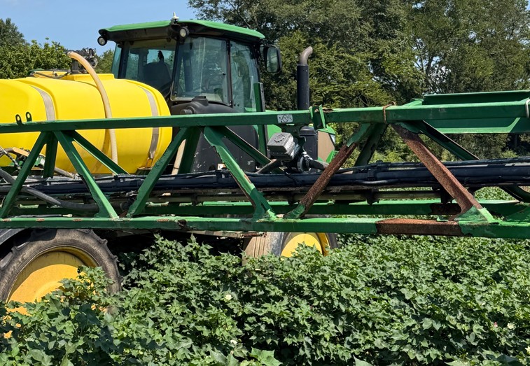 2017 John Deere 4023R Sprayer - Image 7