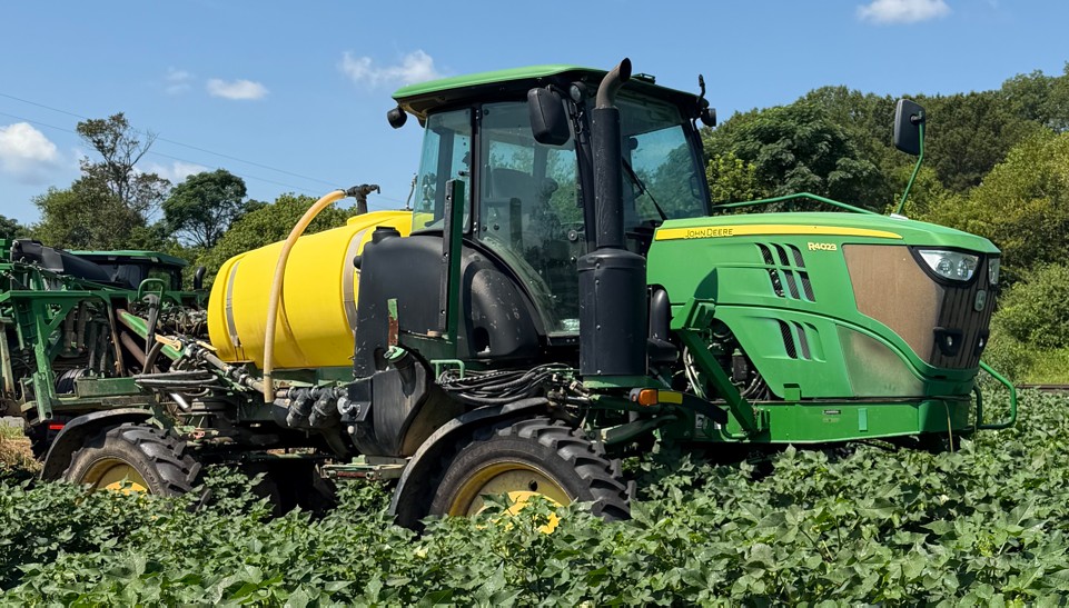 2017 John Deere 4023R Sprayer