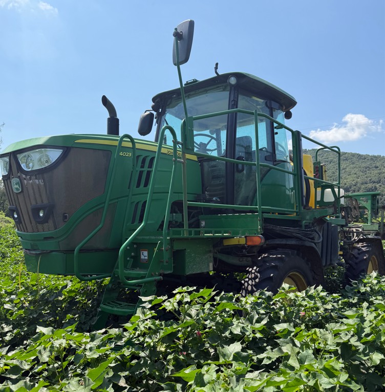 2017 John Deere 4023R Sprayer - Image 10
