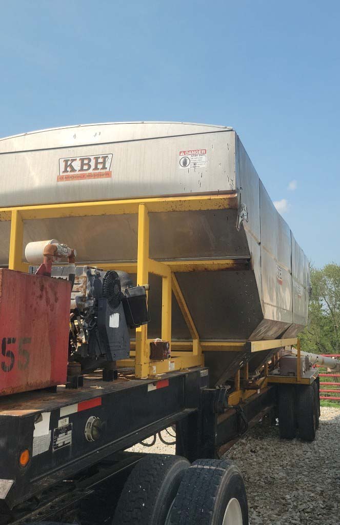 2010 KBH Fertilizer Tender - Image 3