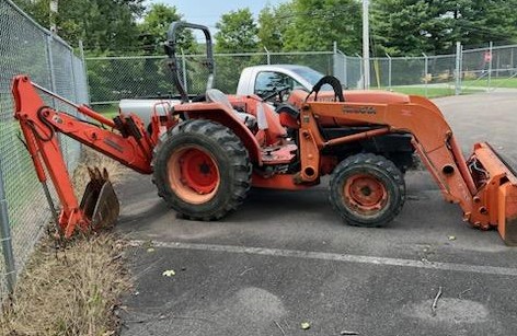 Kubota L4400 Tractor - Image 6
