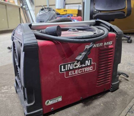 Lincoln Electric Welder - Image 4