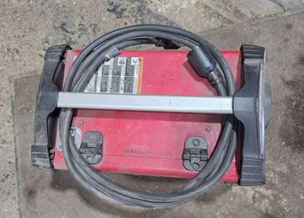 Lincoln Electric Welder - Image 5