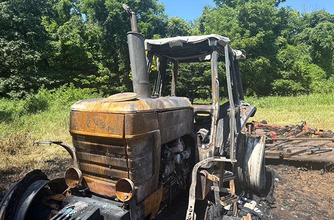 1987 Ford 7710 Tractor - Image 2
