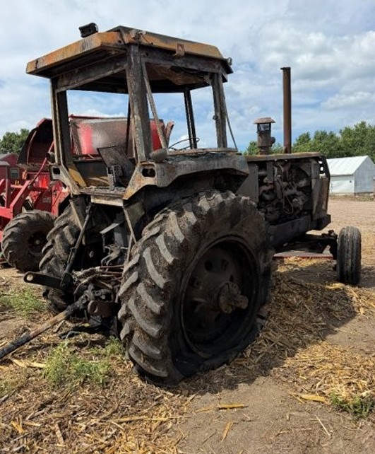 White 2-135 Tractor - Image 4