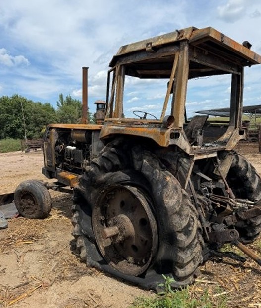 White 2-135 Tractor - Image 5