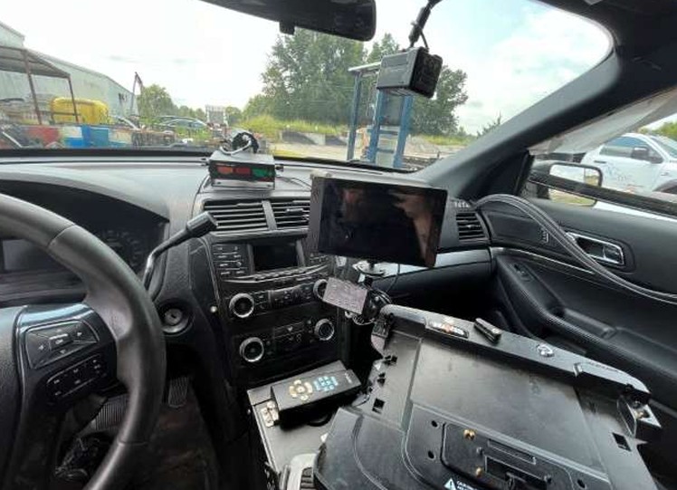 2019 Ford Explorer Police Interceptor - Image 13