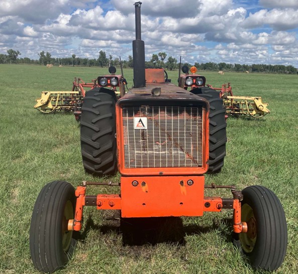 1970 Allis Chalmers 170 Tractor - Image 3