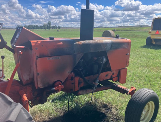 1970 Allis Chalmers 170 Tractor - Image 4