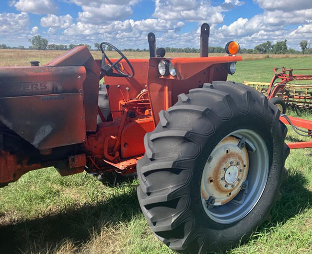 1970 Allis Chalmers 170 Tractor - Image 5