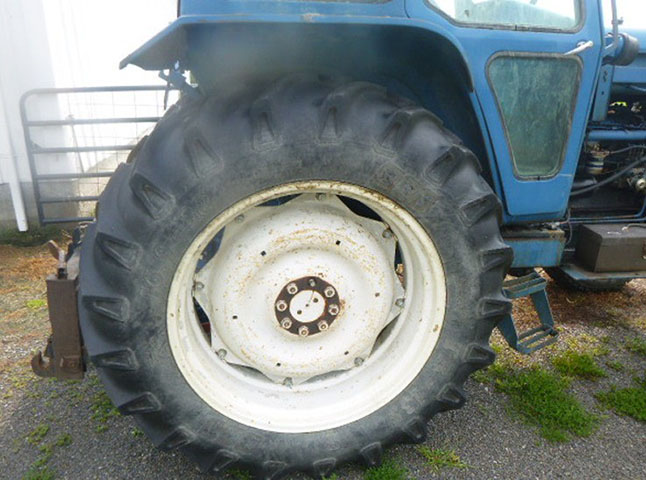 1976 Ford 7700 Tractor - Image 11