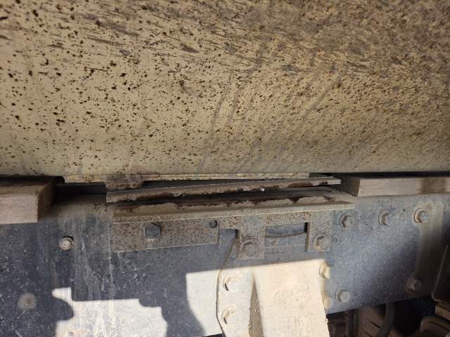1989 Peterbilt 377 Dump Truck - Image 12