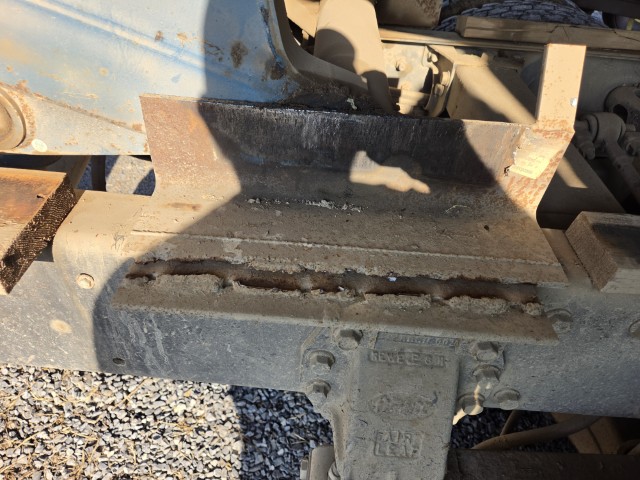 1989 Peterbilt 377 Dump Truck - Image 14