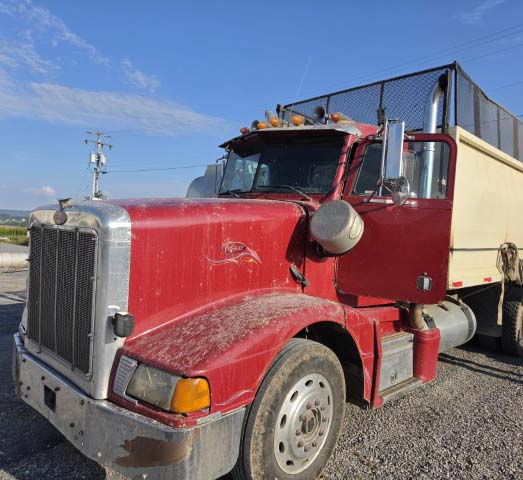 1989 Peterbilt 377 Dump Truck - Image 3