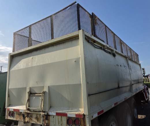 1989 Peterbilt 377 Dump Truck - Image 5
