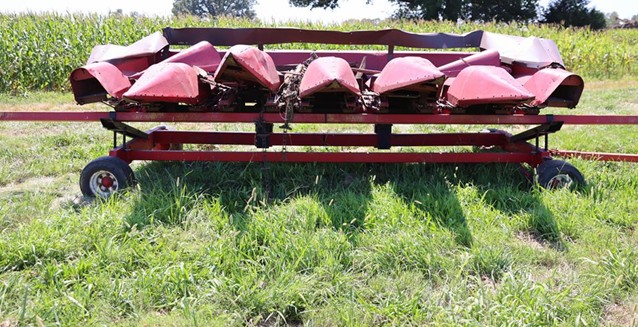 1990 CASE IH 1063 Corn Header - Image 2