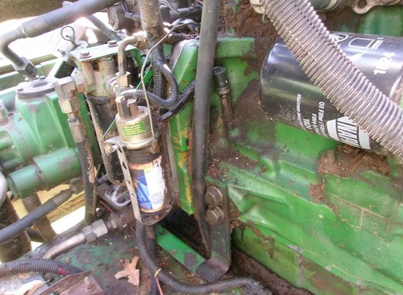 1990 John Deere 9500 Combine - Image 11