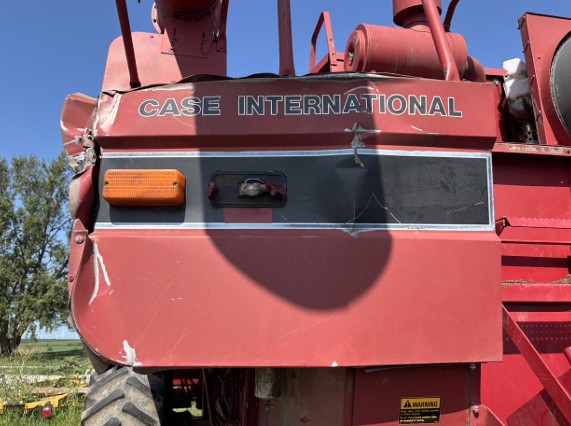 1991 Case IH 1660 Combine - Image 10