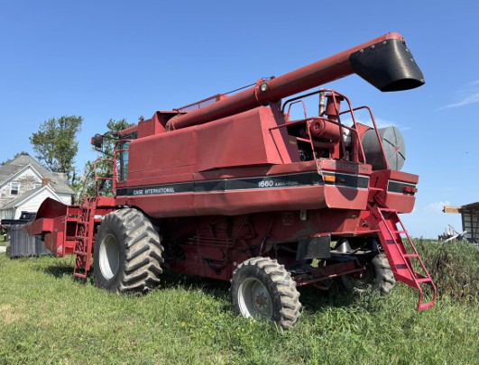 1991 Case IH 1660 Combine - Image 2