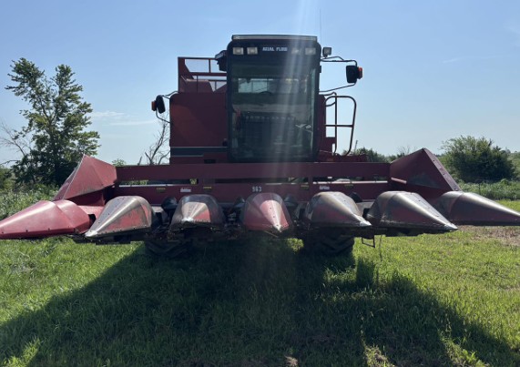 1991 Case IH 1660 Combine - Image 4