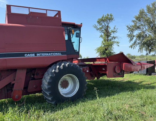 1991 Case IH 1660 Combine - Image 7