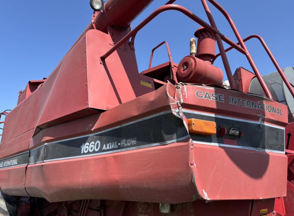 1991 Case IH 1660 Combine - Image 9