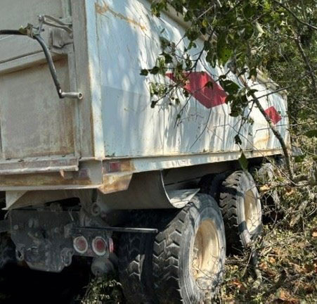 1992 Ford LA9000 TriAxle - Image 6
