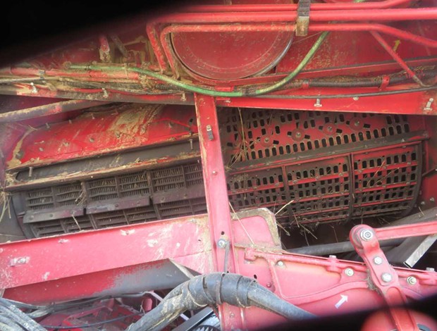 1994 CASE IH 1688 Combine - Image 11