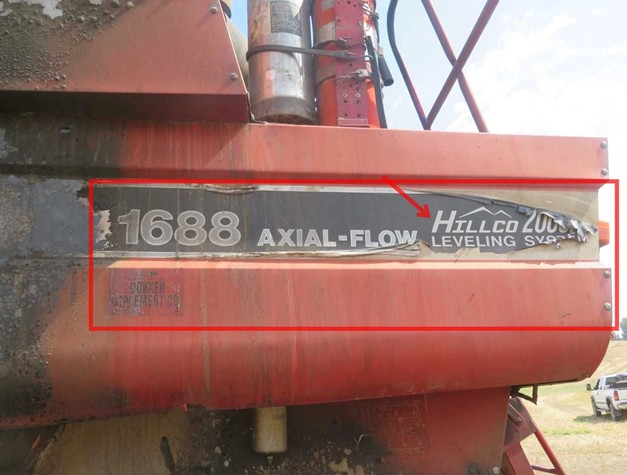 1994 CASE IH 1688 Combine - Image 16