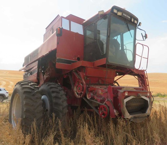 1994 CASE IH 1688 Combine - Image 8