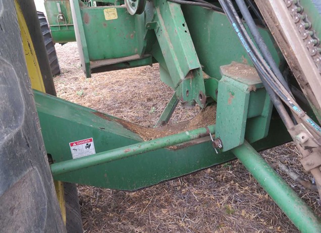 1995 John Deere 9600 Combine - Image 13